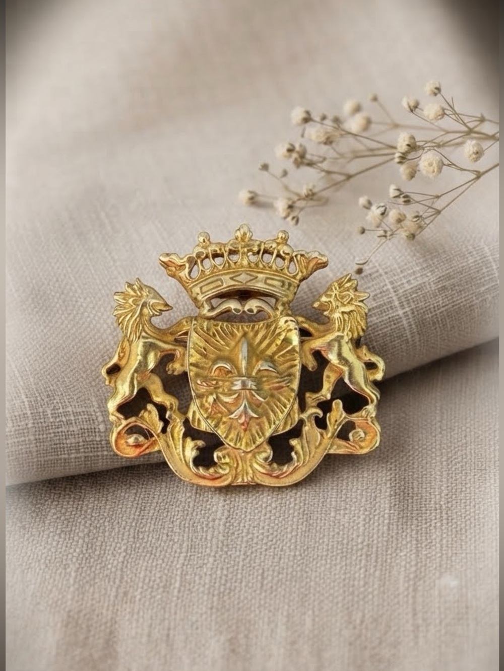 Vintage Ben Amun Royal Crest Brooch Gold Tone Crown Lions